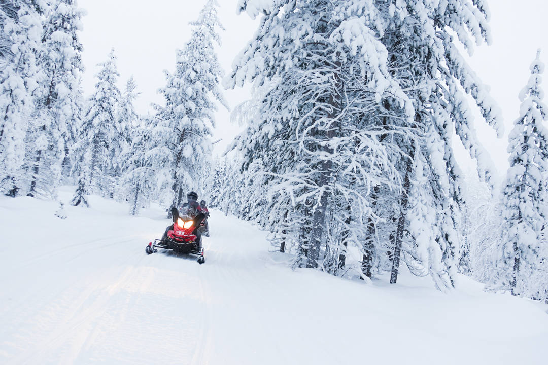 Snowmobiling in Finland_2